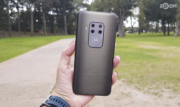 Motorola One Zoom Motorola One Zoom