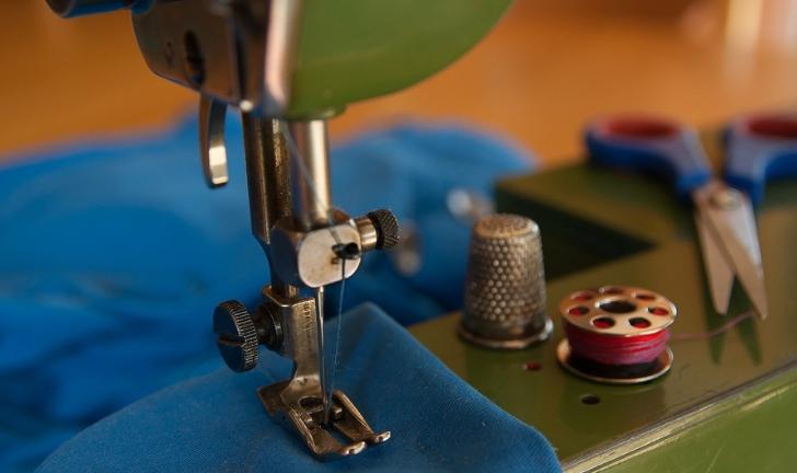 Como colocar linha na maquina de costura elgin decora antiga Como Colocar Linha Na Bobina Da Maquina De Costura Elgin