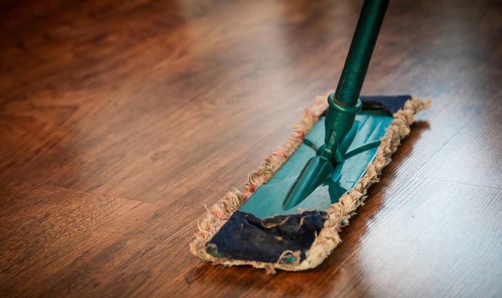 Capa do post: Como limpar piso laminado