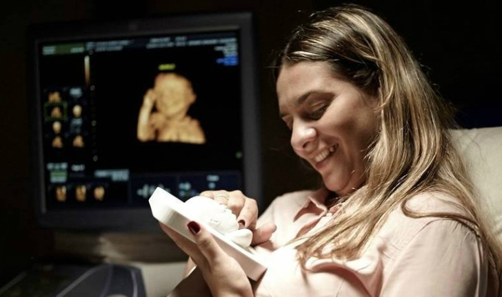 Impressora 3D permite que mães com deficiência visual conheçam seus bebês