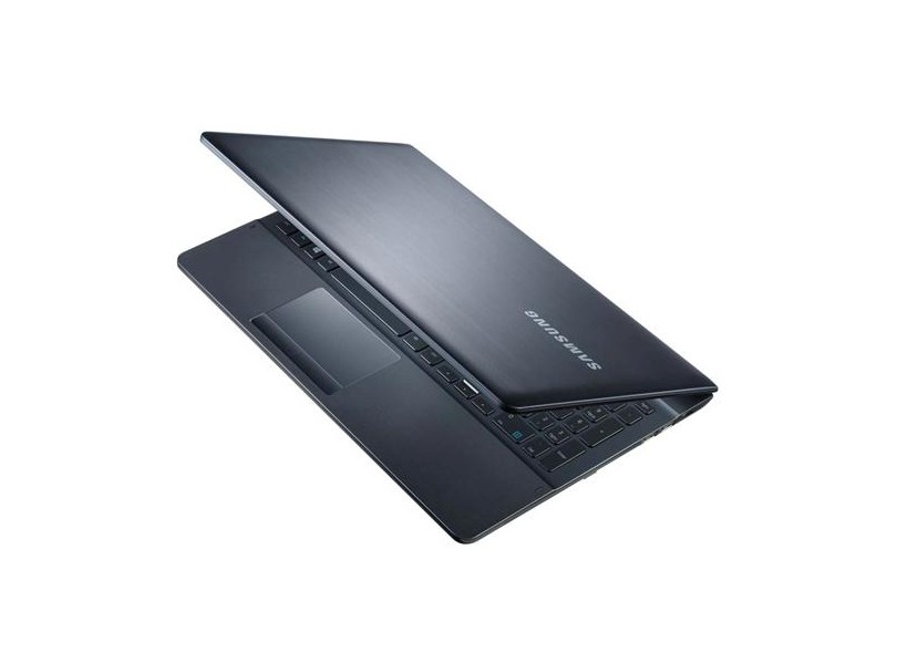 Notebook Samsung Essentials Intel Core i3 5005U 4 GB de RAM HD 1 TB LED 15.6 " 5500 Windows 10 E33