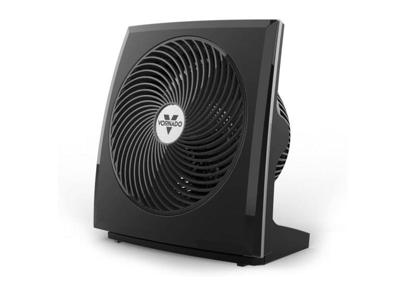 Ventilador e Circulador de Ar com Inclinação Ajustável de 90º, 3 Velocidades. Alcance de 20 Metros e Grade Removível, 110V 39W, Vornado 673T, Preto