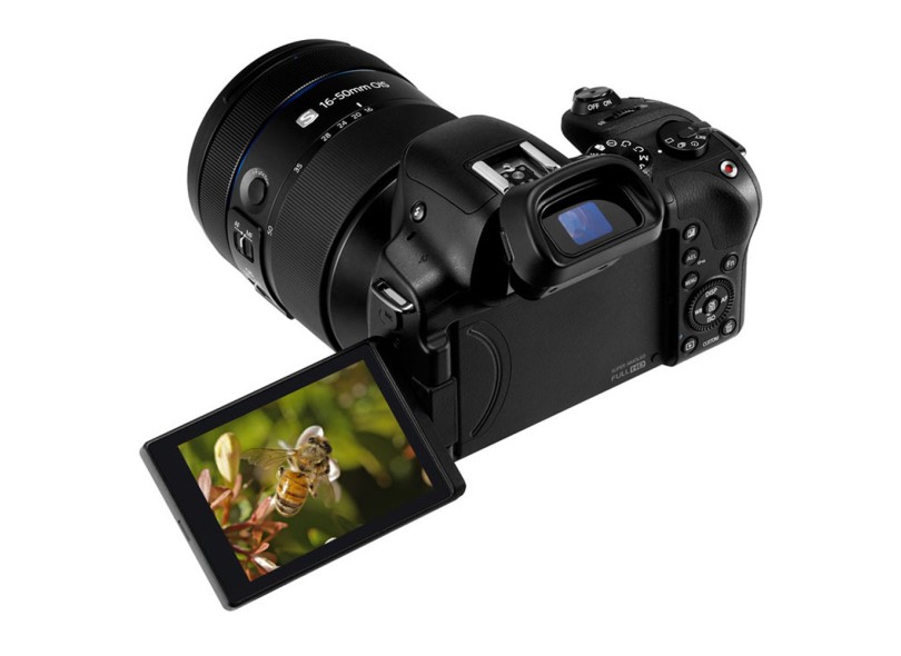 Câmera Digital Semiprofissional Samsung Smart Series 20.3 MP Full HD NX30
