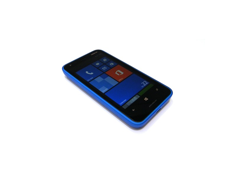 Smartphone Nokia Lumia 620 Câmera 5.0 Megapixels Desbloqueado 8 GB Windows Phone 8 3G Wi-Fi