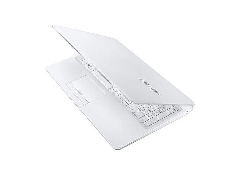 Notebook Samsung Expert Intel Core i5 5200U 6 GB de RAM 1024 GB 15.6 " GeForce 910M Windows 10 X24
