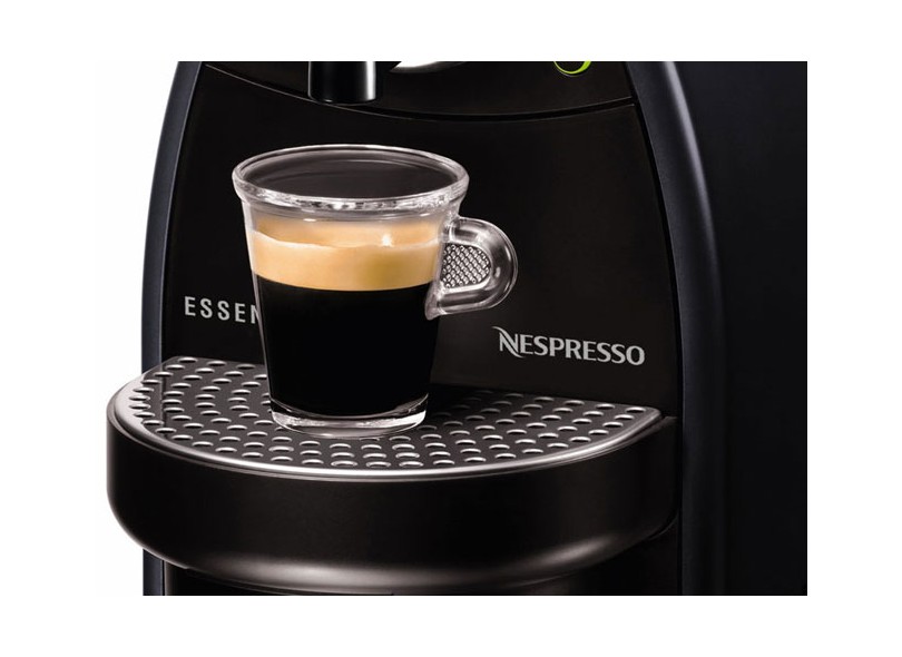 Cafeteira Expresso Nespresso Essenza C92