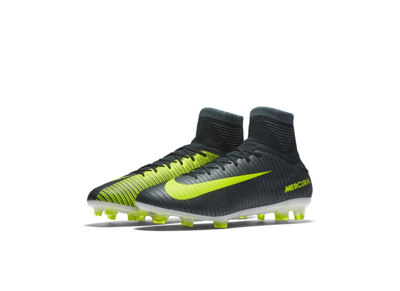 Chuteira Campo Nike Mercurial Veloce III DF CR7 Adulto com o
