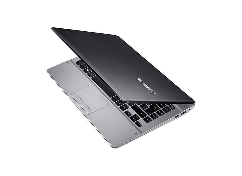 Notebook Samsung Essentials Intel Pentium N3540 4 GB de RAM HD 500 GB LED 14 " Windows 10 E22