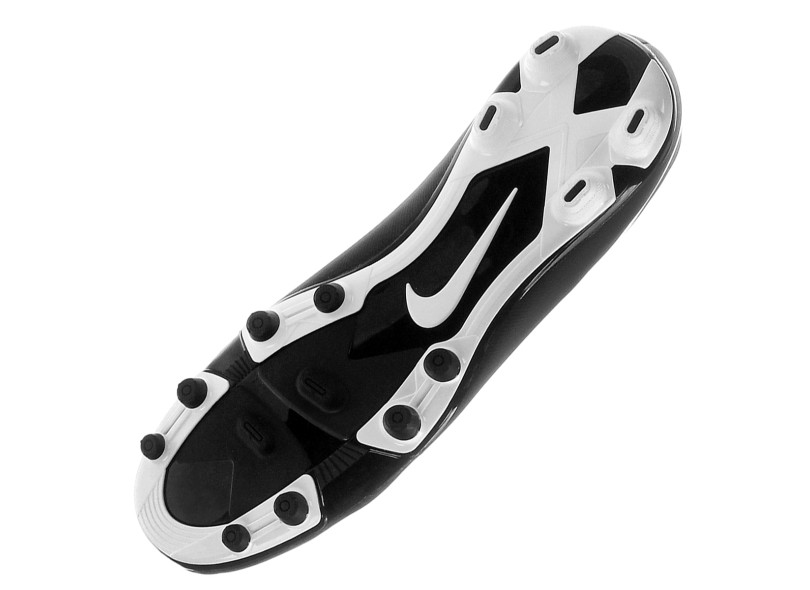 Chuteira Campo Nike Bravata FG Adulto