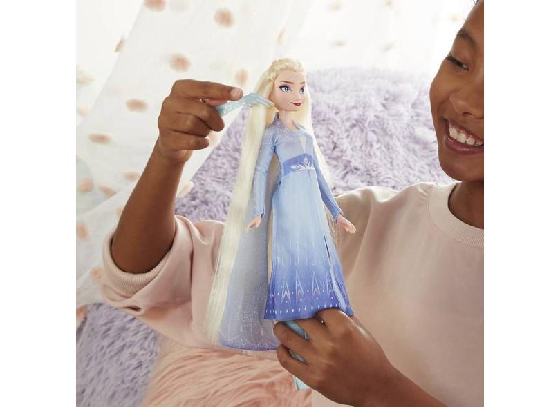 Boneca Elsa Lindas Tranças Frozen 2 - Hasbro E7002 em Promoção é no Buscapé