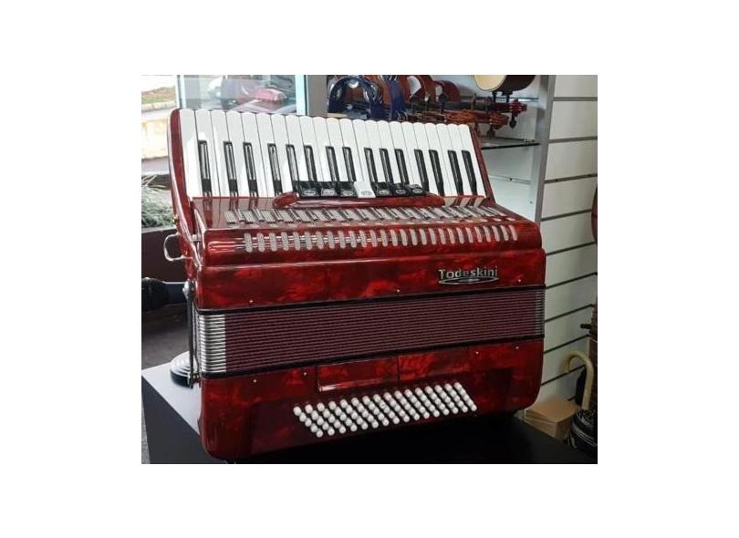 Acordeon Todeskini 80 Baixos Vermelho