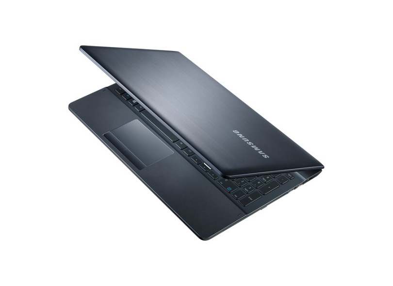 Notebook Samsung ATIV Book 2.8 Intel Core i5 4210U 8 GB de RAM HD 1 TB LED 15.6 " GeForce 710M Windows 8.1 270E5G-XD1