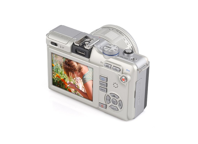 Câmera Digital Semiprofissional Olympus Pen 12,3 MP HD EPL1 com o