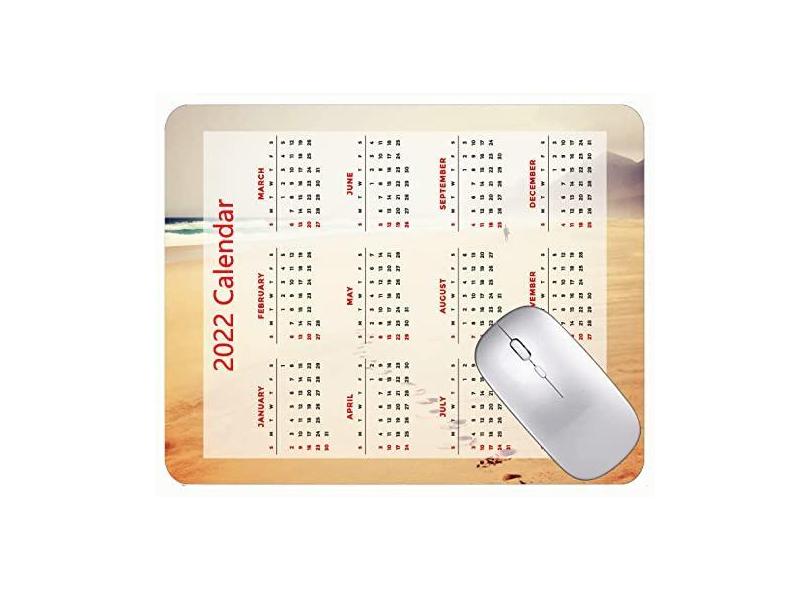 Mouse pad 2022 calendário com feriados, pegadas de neblina do mar na praia