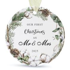 Imagem de Enfeite de primeiro Natal como Sr. e Sra. 2025, enfeite de casamento de 1º ano para recém-casados, nosso primeiro enfeite de Natal para casados, decoração suspensa de cerâmica para casais