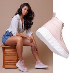 Imagem de Bota Feminina Com Solado Tratorado Plataforma. Tenis Feminino Cano Alt