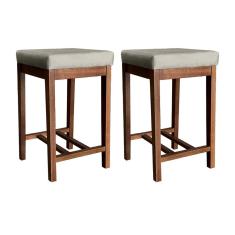 Imagem de Kit 2 Banquetas Estofadas Média Bali 64 Cm Madeira Maciça Suede Bege CCS