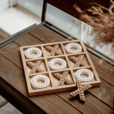 Imagem de Decoração de mesa de café Tic Tac Toe Game NIKKY HOME Wood & White