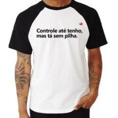 Imagem de Camiseta Raglan Controle Até Tenho, Mas Tá Sem Pilha - Foca Na Moda