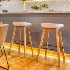 Imagem de kit 2 Banquetas Toledo 72cm Pés Metal e Assento PP Até 120kg - Fratini