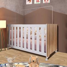 Imagem de Berço Infantil com Rodízios Nogal e Branco de 64cm x 133cm