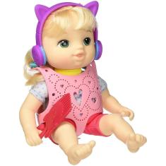 Imagem de Boneca Baby Alive Carrega e Vai com Cabelo Castanho Claro e Roupinha Colorida