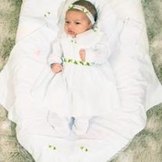 Imagem de Saída de Maternidade Menina Carinhosa Florzinha Branca