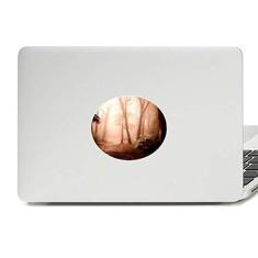 Imagem de Adesivo de notebook com emblema de vinil e paisagem florestal  escuro