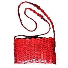 Imagem de Bolsa Artesanal Retangular Peças Madeira Vermelha Alça Curta