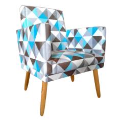 Imagem de Poltrona Cadeira Decorativa Nina Encosto Alto Rodapé Triangulo 