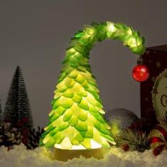 Imagem de Árvore de Natal de vidro do mar torto com luzes LED – Mini árvore de Natal verde peculiar feita à mão, ideal para Natal, Ano Novo, decoração de férias costeiras e presentes, decoração de casa versátil