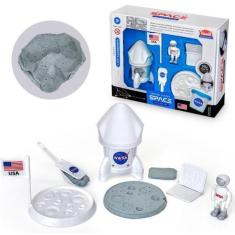Imagem de Kit Nasa Com Astronauta Foguete E Solo Lunar De Massinha De Modelar E