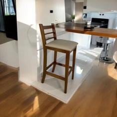 Imagem de Banqueta Rubi Nogueira Alta Em Madeira Maciça De Eucalipto Encosto Em