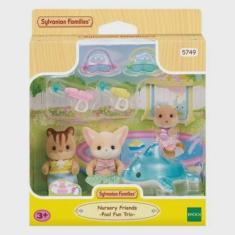Imagem de Bonecos Sylvanian Families - Amigos do jardim da infancia - Diversao na Piscina epoch magia