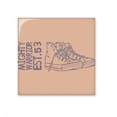 Imagem de Ilustração de tênis de lona pintado à mão, azulejo de cerâmica, decalque brilhante, pedra adornada de tijolo esmaltado