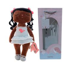 Imagem de Boneca Infantil Metoo de Pelúcia Angela Poppy c/ Sacola Colecionável com Toque Aveludado