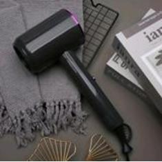 Imagem de Secador de Cabelo Profissional Portatil uso Doméstico 1200W - Dyson
