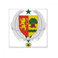 Imagem de ejo de cerâmica brilhante com emblema nacional da África do Senegal