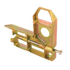 Imagem de Prime-Line MP569 inserção de canto da porta com parafuso, diecast, pacote com 2, zinco amarelo, 2 peças