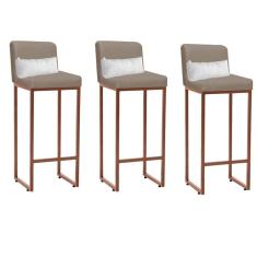 Imagem de Kit 03 Banqueta Alta com Encosto Lucca Industrial Cozinha Balcão Ferro Bronze Corino Bege e Almofada Branco - Ahazzo Móveis