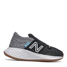 Imagem de New Balance Tênis de corrida infantil Fresh Foam Roav V1 Bungee, Preto/alumínio leve, 18