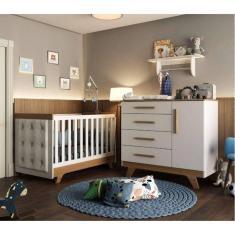 Imagem de Quarto de Bebê com Cômoda de Bebê Berço com Botões encapados e Prateleira Retrô Jolie Branco Brilho/Carvalho