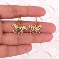 Imagem de Brinco De Argolinha Cavalo Folheado A Ouro 18k