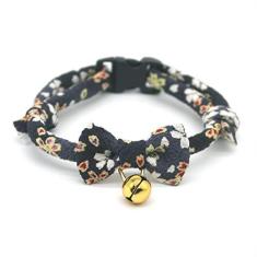 Imagem de PetSoKoo Coleira de gato Chirimen com sino. Estilo de gravata borboleta de flor japonesa. Segurança Breakaway e leve, macia, confortável, durável