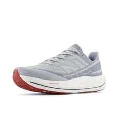 Imagem de New Balance Tênis de corrida feminino Fresh Foam X Vongo V6, Alumínio cinza/vermelho tijolo, 39
