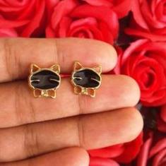 Imagem de Brinco De Gatinho Resinado Preto Folheado A Ouro 18k