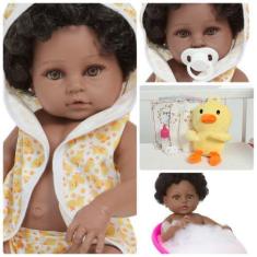 Imagem de Boneca Reborn 100% Vinil Negra Pode Dar Banho Com 13 Itens - Cegonha R