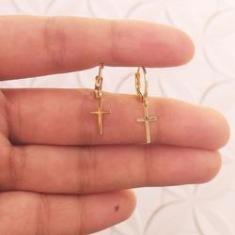 Imagem de Brinco De Argolinha Cruz Pequena Folheado A Ouro 18k
