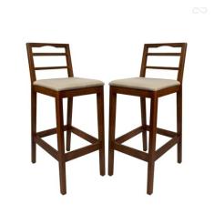 Imagem de Kit 2 Banquetas para Bancada Alta Estofada Grécia em Madeira Castanho Linho Bege CCS