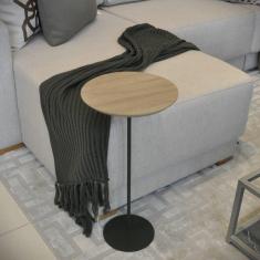 Imagem de Mesa Lateral Karla BAIXA, tampo redondo MDF/BP Amadeirado Itapoã e base Verde Oliva. Amadeirado